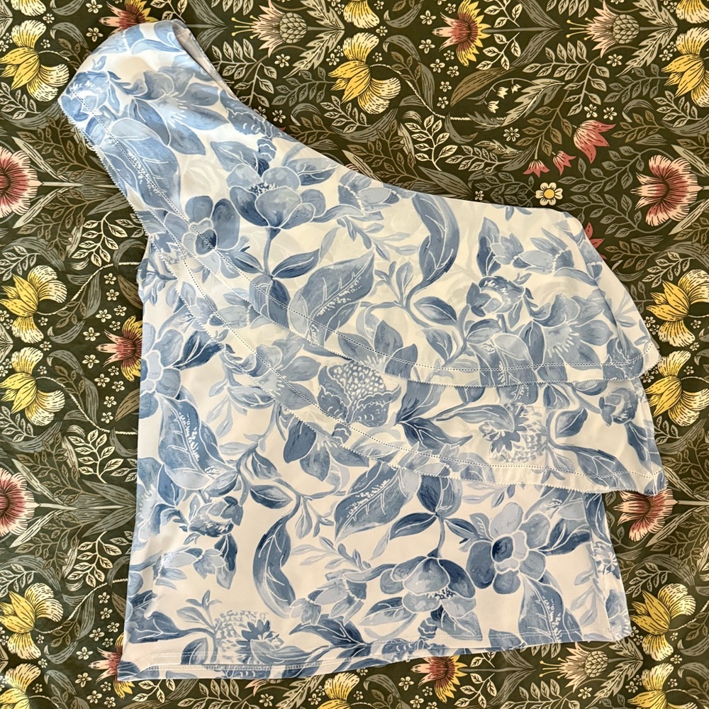 WHITE HOUSE BLACK MARKET One Shoulder Floral Blouse Top size M EUC WHBM